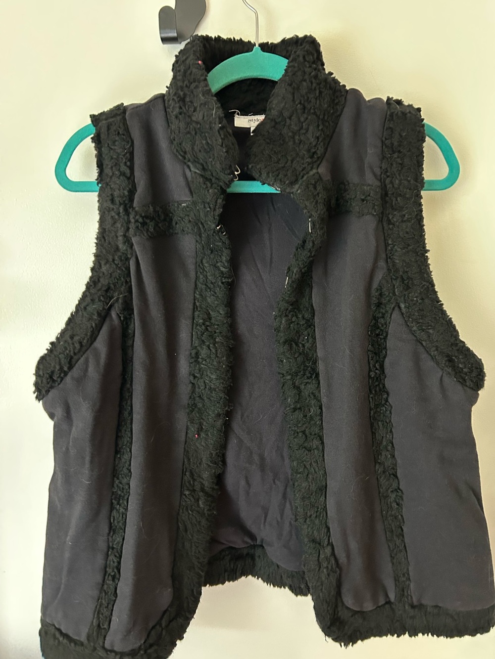 Style &Company Black Sherpa-Trim Vest - large